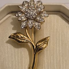 1980's Gold Plated Flower Brooch