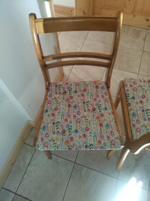 Vintage mid century table and 4 chairs. Solid beechwood. Fully functional.