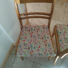 Vintage mid century table and 4 chairs. Solid beechwood. Fully functional.