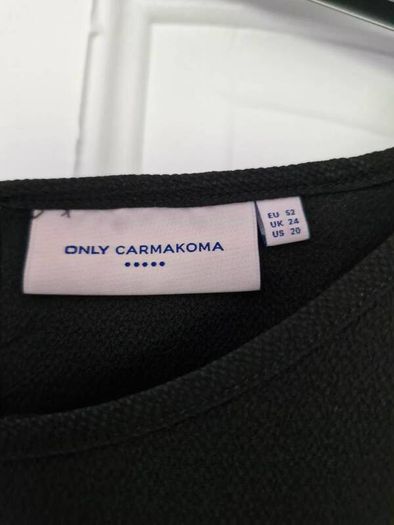 Plus size top.