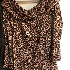 Ladies stunning shorts suit size XL