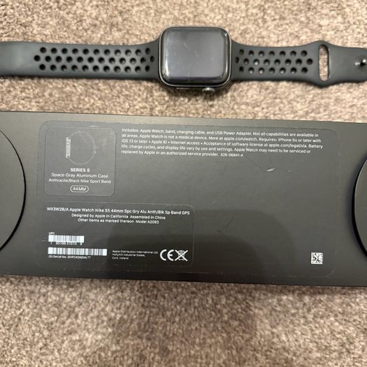 Apple Watch Series 5 Nike 44mm GPS Space Grey with Black Nike Sport Band