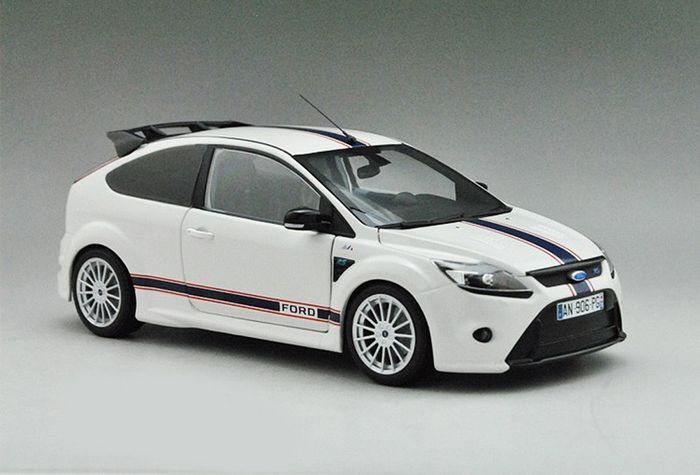 Ford Focus RS mk2 Le Mans Edition 2010 New in Box 1/18