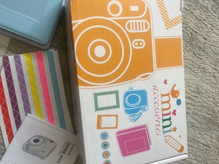 Fujifilm Instax Mini 11 - Sky Blue + Huge Accessories Kit