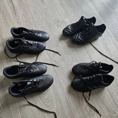 kids football boots