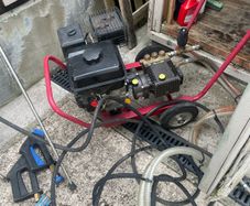 W112 Pressure washer