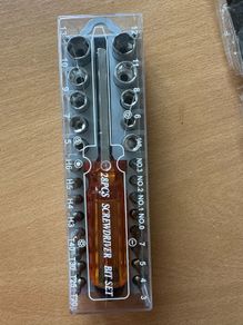 Screwdriver with bits