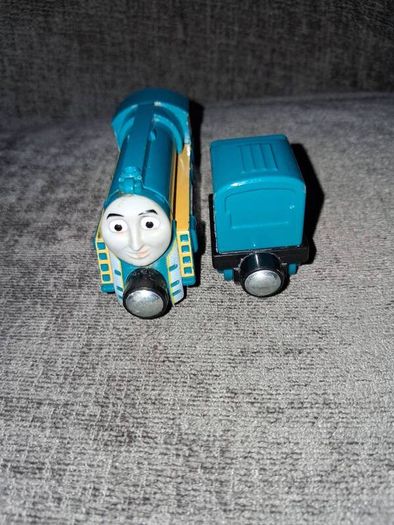 x10 Bundle - Thomas Tank Engines Friends - Diecast Metal Magnetic Take N Play Train Engines