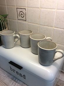 Mugs x 4