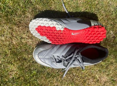 astro football boots size 11