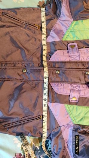 Vintage Descente 1980s ski jacket Official supplier of the Suisse ski team This is a rare and unique piece The quality and finish on the jacket is extremely high  It's in mint condition for its age Size medium