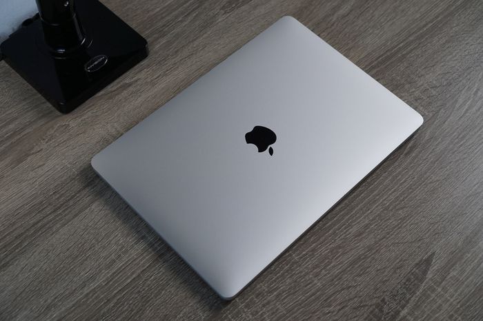 MacbBook Pro 13" 2020 | 10th Gen i5 2.0GHz | 16GB | 512GB