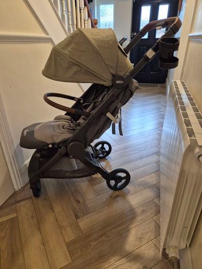 Ergobaby Metro+ Deluxe travel stroller