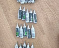 CO2 refills x 20 - 16g threaded - including inflator