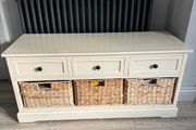 Beautiful Cream Vintage Style Console Table Wicker Baskets