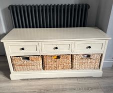 Beautiful Cream Vintage Style Console Table Wicker Baskets