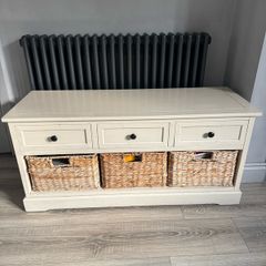Beautiful Cream Vintage Style Console Table Wicker Baskets