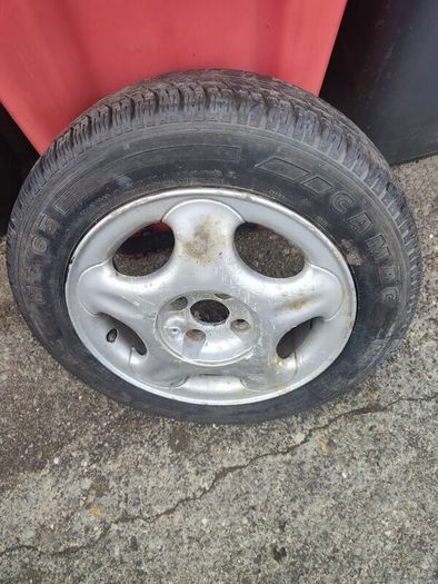 165/65r14 opel Corsa rim good for  spare wheel ,needs a paint. the tire is in good condition 80%