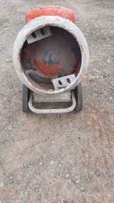 Honda petrol mixer-- Excellent condition