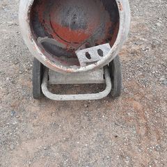 Honda petrol mixer-- Excellent condition