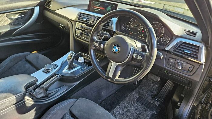 2016 BMW 320i, F31, estate - loaded with options