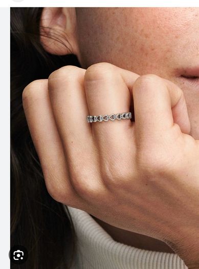 Pandora Band of Hearts Ring gold