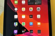 iPad Pro 9.7 128GB Wi-Fi + Cellular - Space Grey - Fully Working