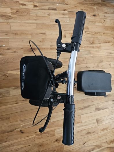 Knee Scooter with Pumped Wheels - perfect condition