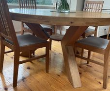 Large oak Maximus oak table & chairs