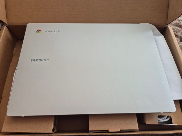 Samsung Galaxy Chromebook Go 11.6" 4GB / 64GB Brand New Unused