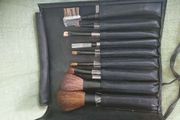 Cosmetic brushes