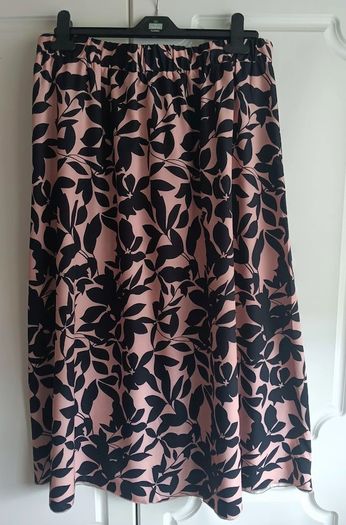 Midi Skirt in Black and Blush Floral print