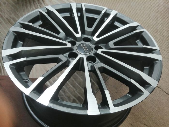 Genuine 19" Audi alloys (Limited edition)