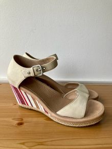 Ugg Atasha striped wedge cream leather sandals uk7.5