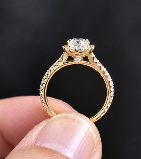 Diamond ring / Engagement ring