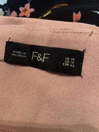 Ladies Trousers parallels Salmon colour Size 18