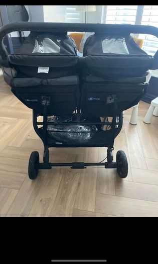 Baby Jogger GT2 double with bassist