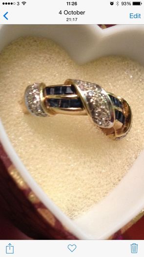 Sapphire and diamond 18k gold ring
