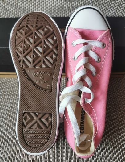Girl's runners NEW size UK 2