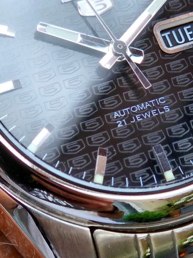 Watch Seiko 5 Automatic.