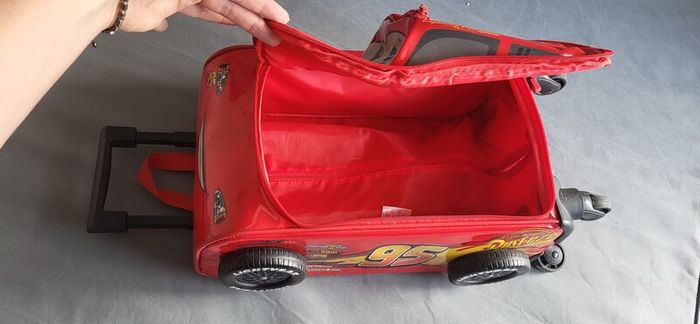 kids suitcase