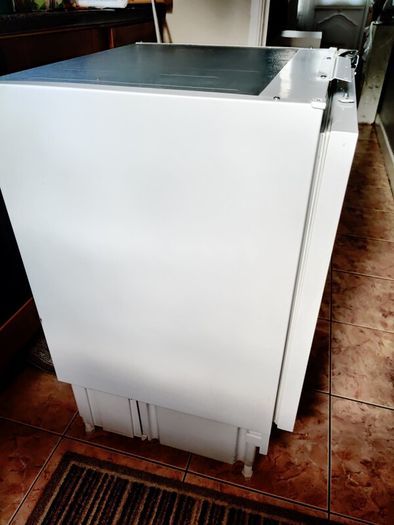 Kenwood Integrated Under Counter Large Fridge  131L  Fully Working