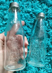 Club orange salt and pepper shaker