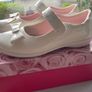 Girls white shoes Image 5