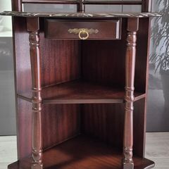 mahogany corner