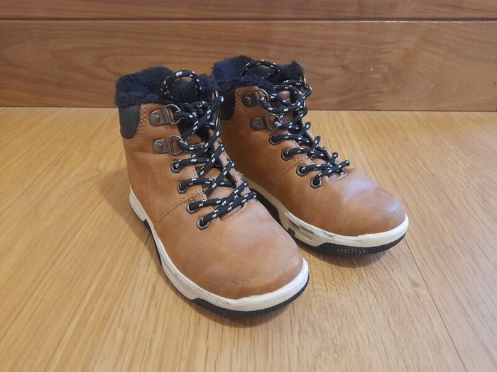Boys' winter shoes Size 10