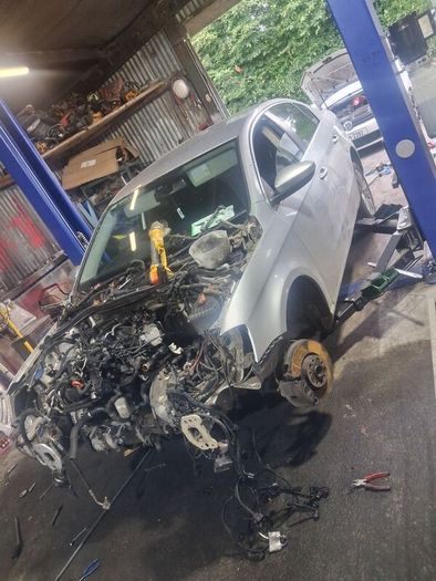 2012 vw passat breaking