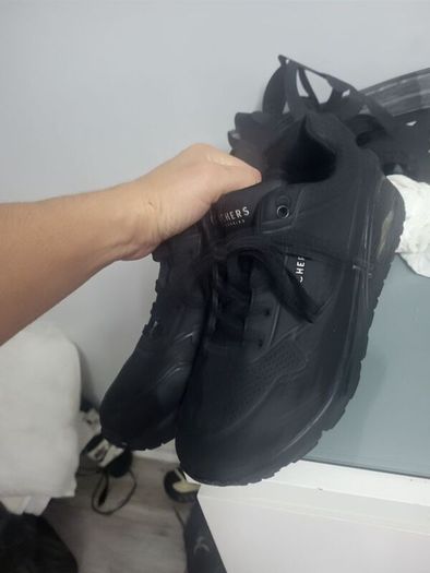 skechers
