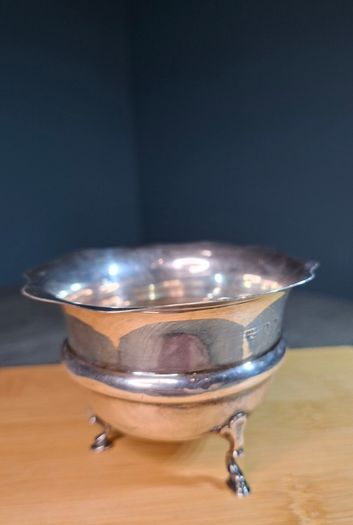 Antique English Victorian Three Hoofed Sugar Bowl