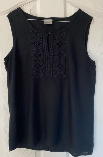 Like New: Vero Moda Ladies Top (Size Small)